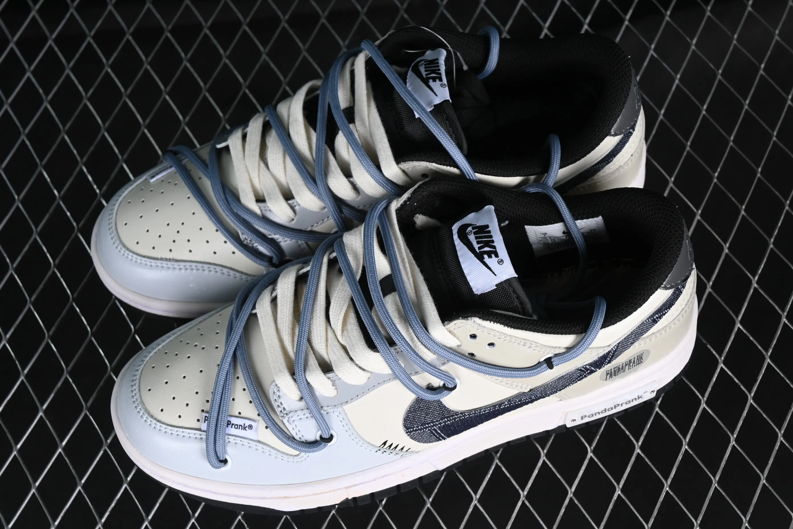 All Categories Nk SB Dunk Series Nk SB Dunk Low Low-top sneakers Nk Dunk Low Panda Prank Romantic Qiqiao Ocean after the rain SB strap low-top casual sneakers FD1232-001